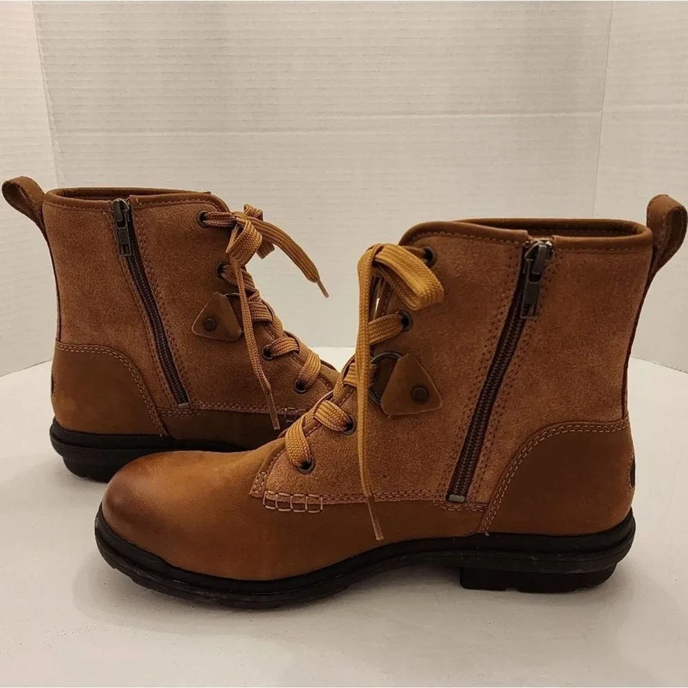 Ugg HAPSBURG LACE WATERPROOF LEATHER‎ BOOTS 1120781 women's size 8.5 new!!!